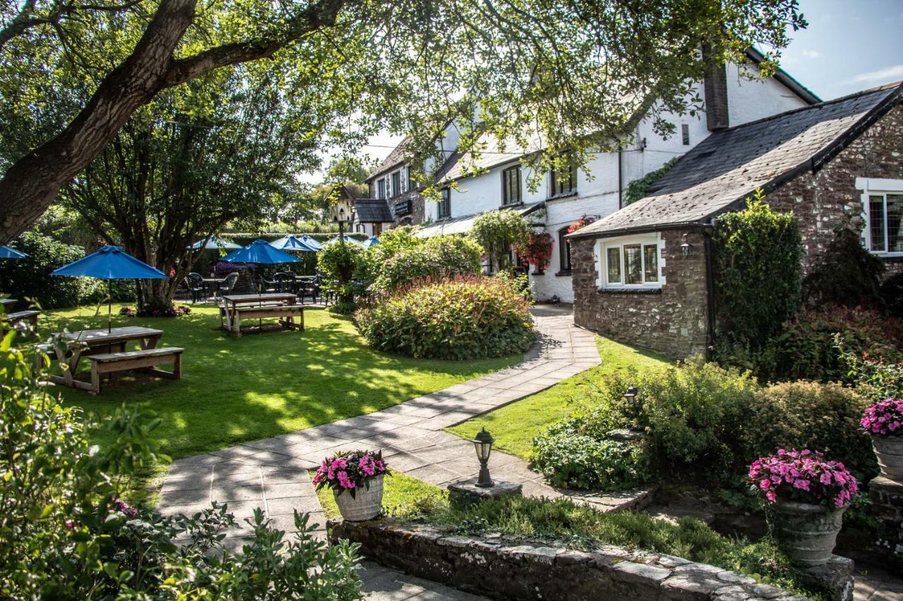 The Greyhound Inn And Hotel Usk Exterior foto